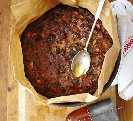 Faire et faire mûrir le gâteau de Noël
