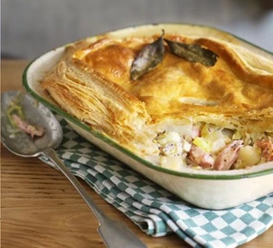Tarte au jambon, poireaux et pommes de terre
